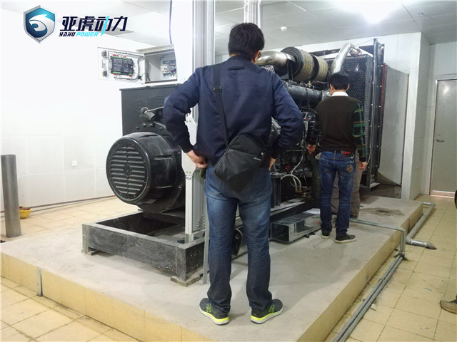 800KW上柴發電機組機房