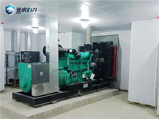 800KW康明斯發電機房